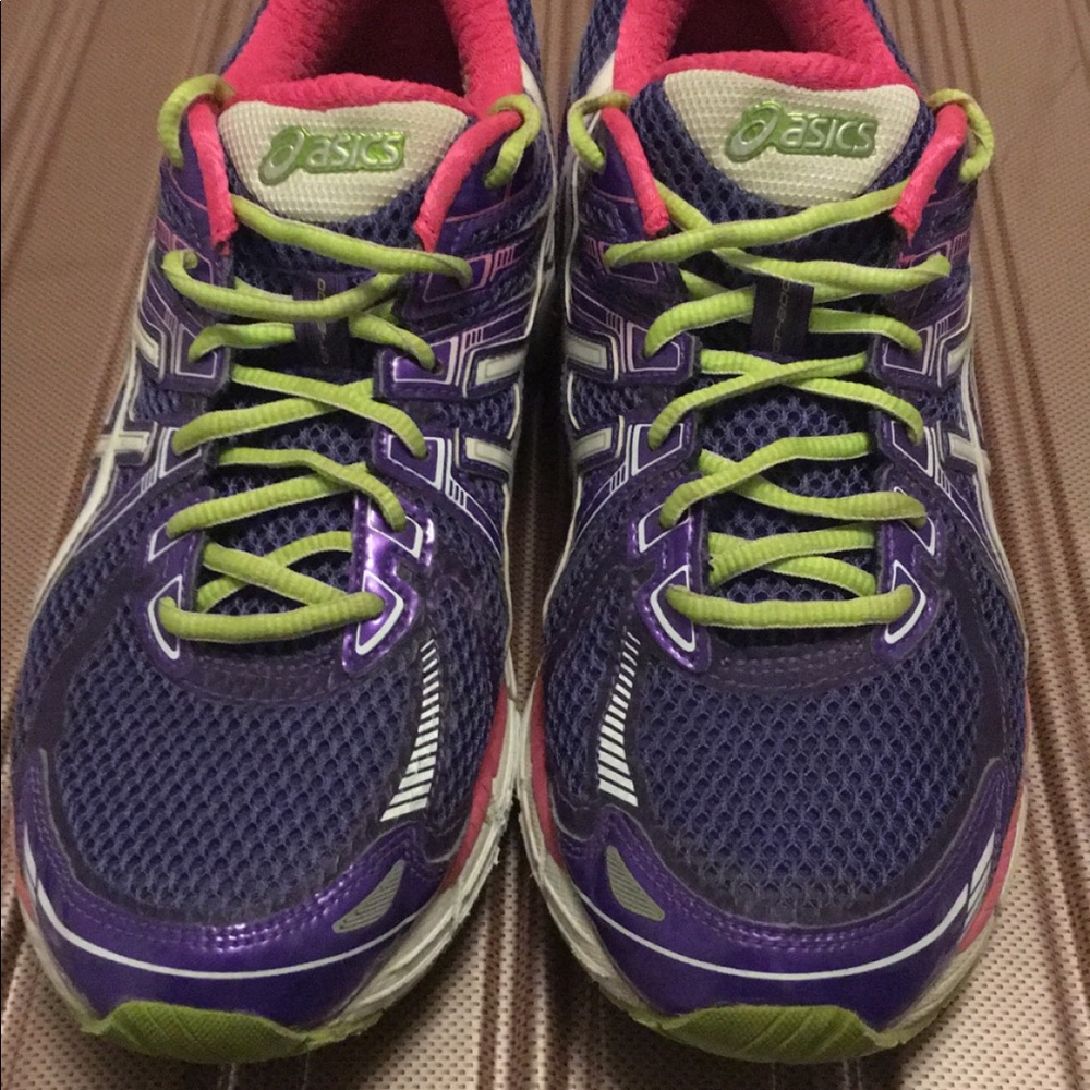 Running shoes